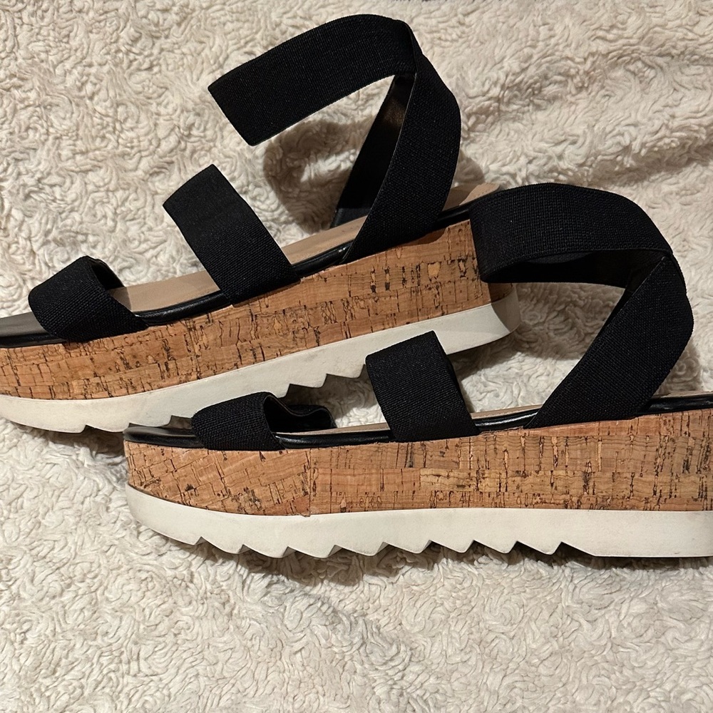 MADDED GIRL size 10 Black Comfort Sandals Like NEW GORGEOUS!